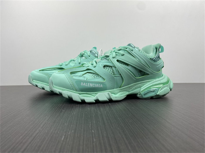 BLCG Track Recycled Green 542436 W3FE3 3000