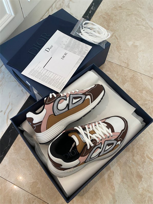 DR B30 Sneakers