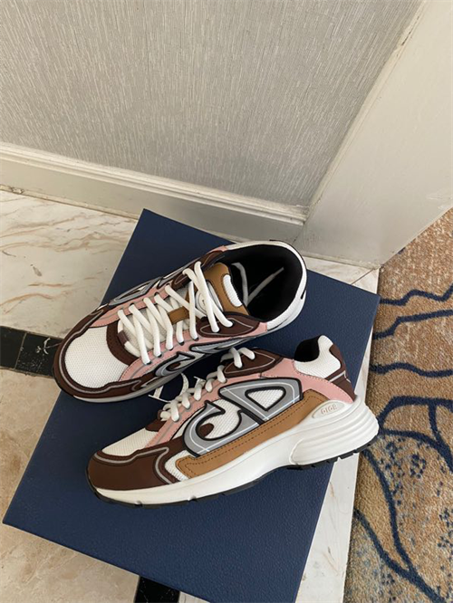 DR B30 Sneakers