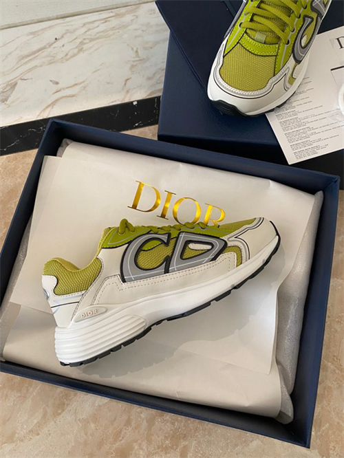 DR B30 Sneakers
