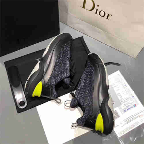 DR Sneaker