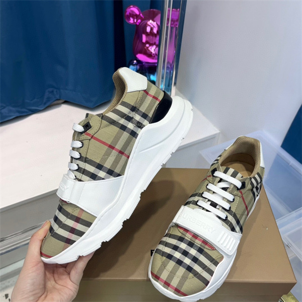 bvrberry MJ004201
