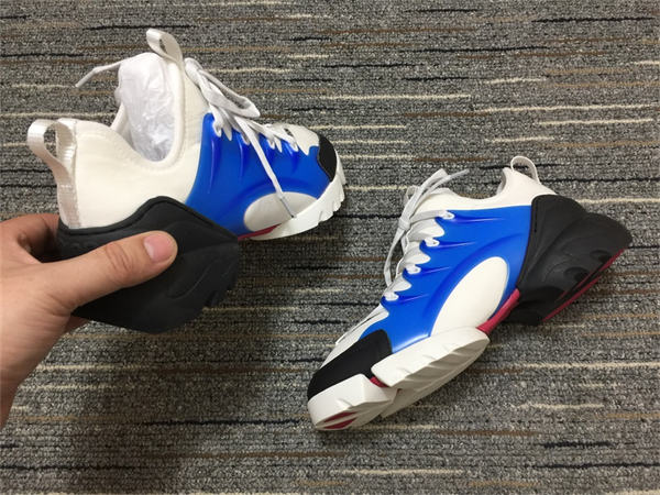 DR  Sneakers