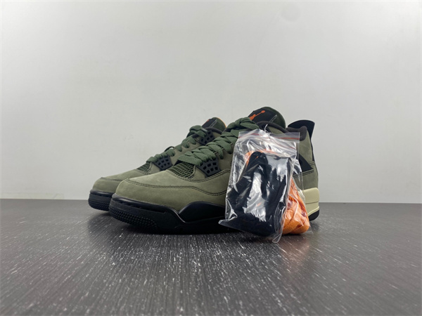 AIR JORDAN 4 RETRO Undefeated