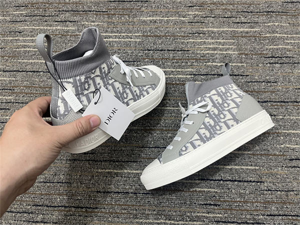 Dr Sneaker
