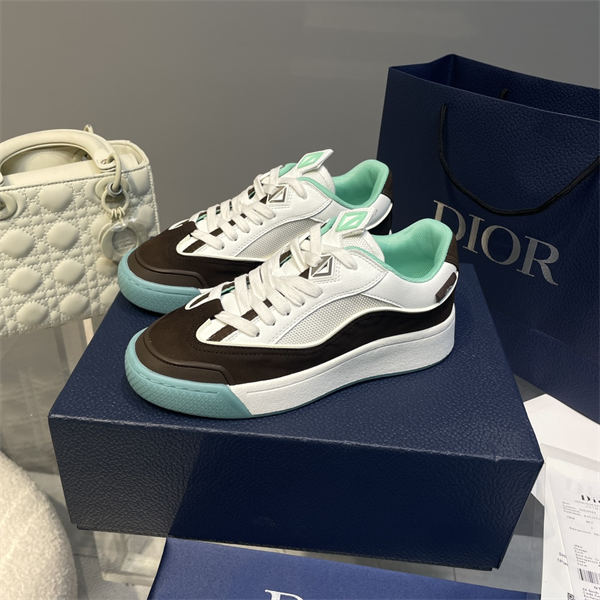 Dr x Travis Scott Sneaker