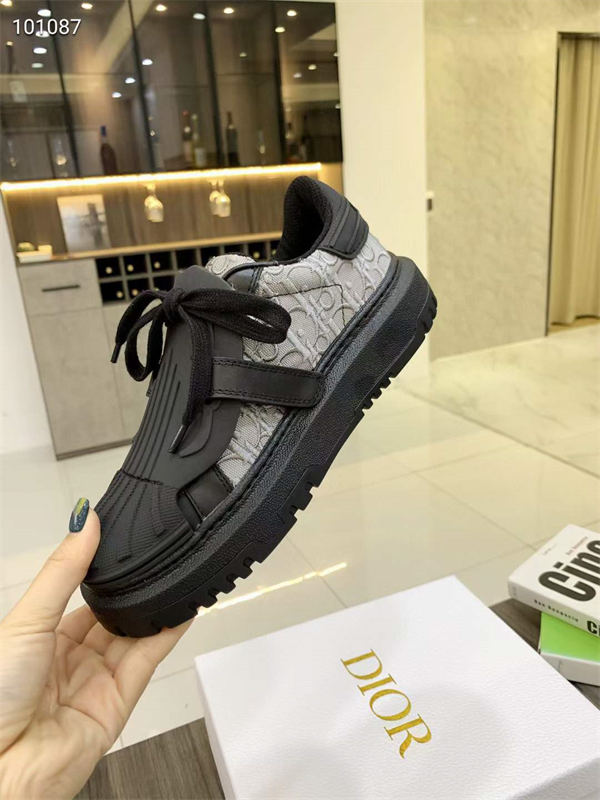 Dr Sneaker