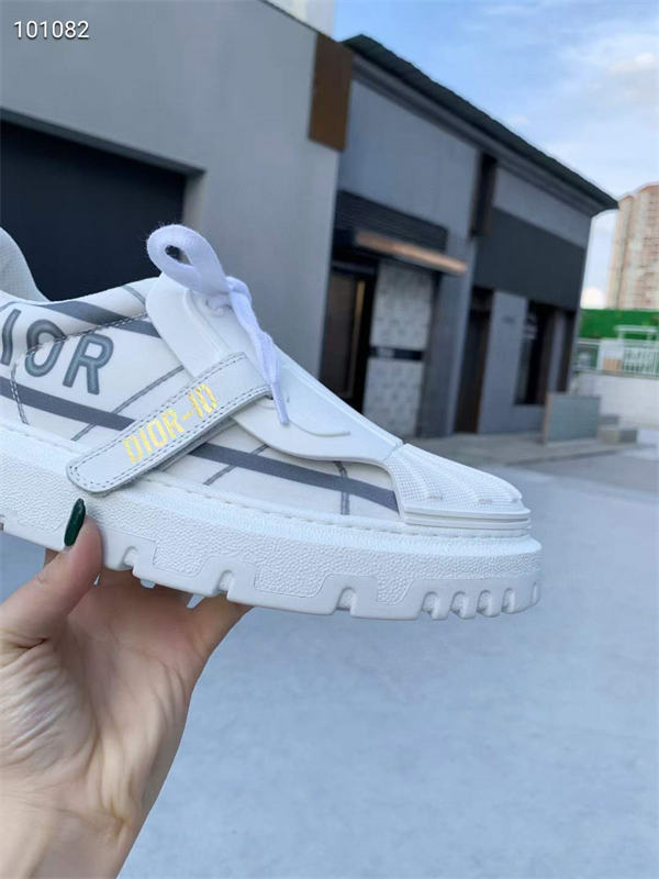 Dr Sneaker