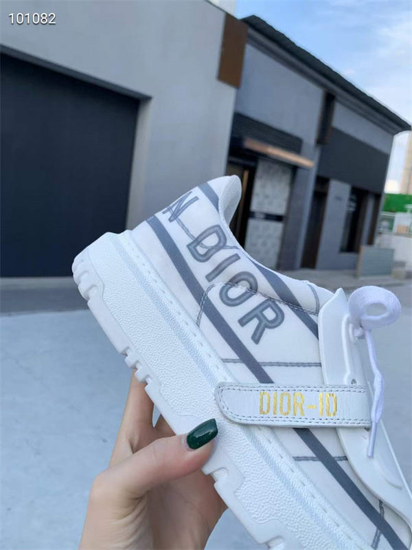 Dr Sneaker