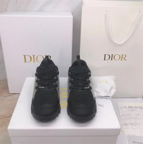 Dr Sneaker