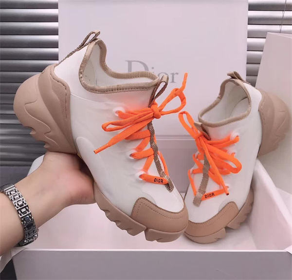 Dr Sneaker