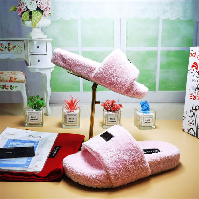DG slipper 14