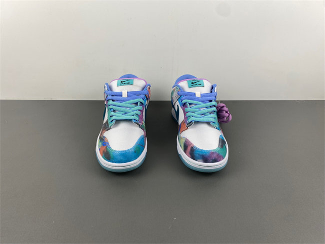 Futura Laboratories x Nike SB Dunk Low HF6061-400